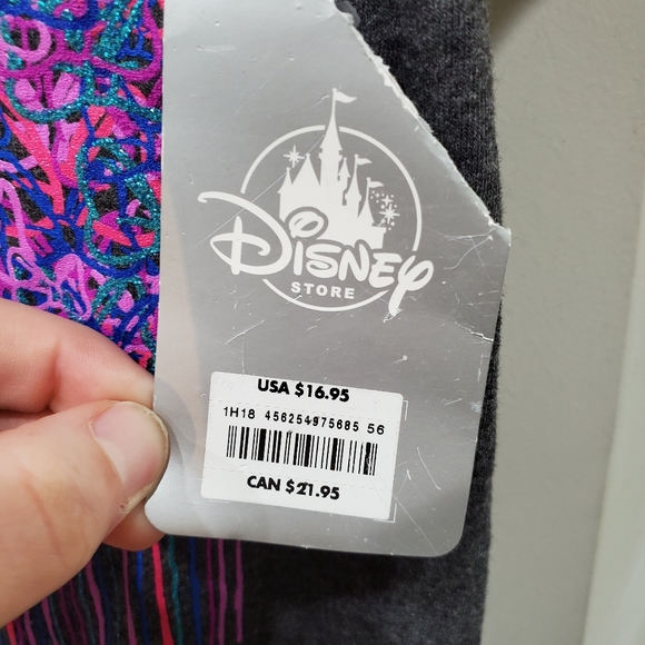 NWT Disney Shirt, size M - Picture 4 of 4